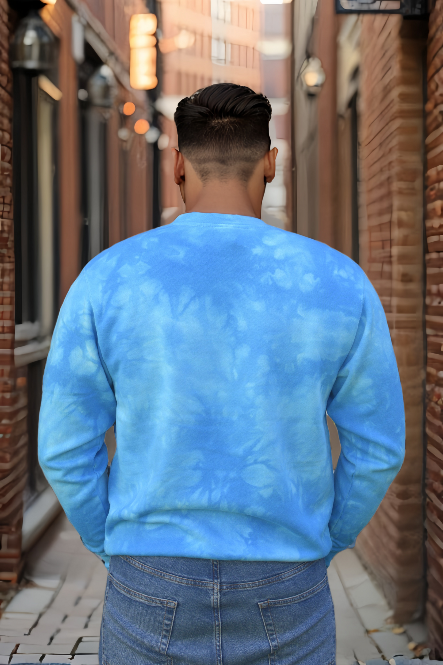 AKI x CHI Crew - Twirl Blue