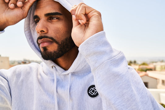 MAKI HOOD IN GREY - BLACK LOGO