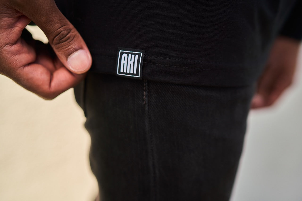 TALI TEE IN BLACK - BLACK LOGO