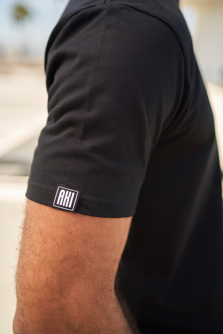 LAINE TEE IN BLACK - BLACK LOGO
