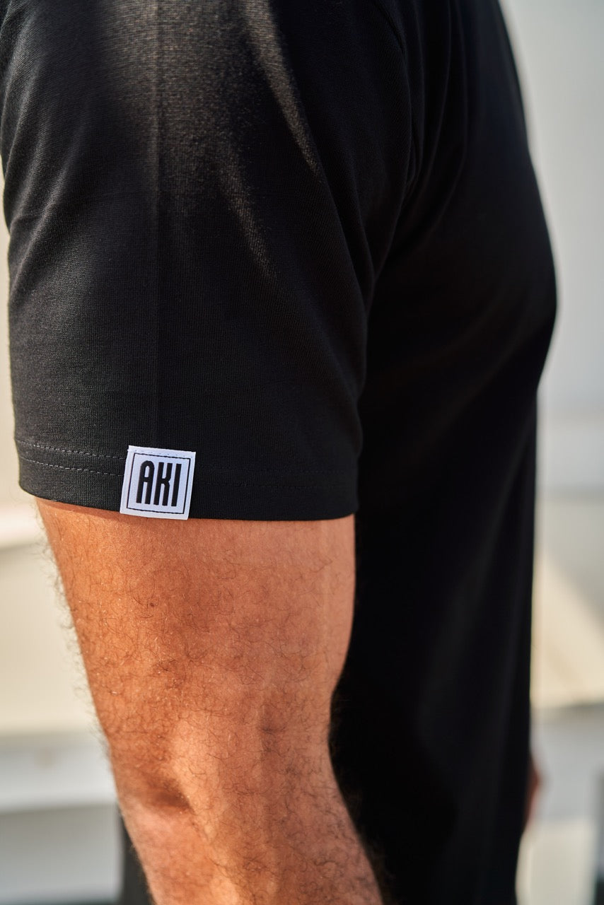 LAINE TEE IN BLACK - WHITE LOGO