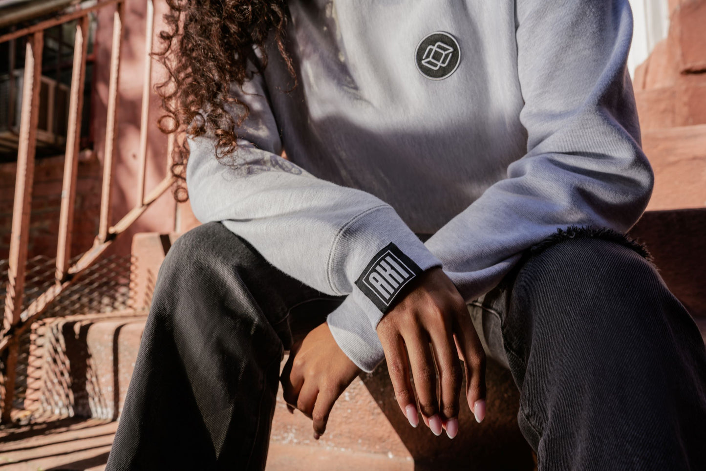 AKI CREW IN GREY - BLACK LOGO