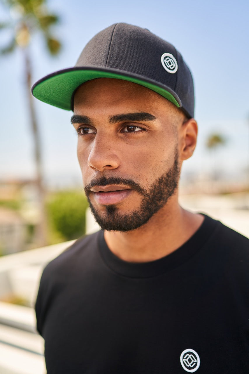 DAVI CAP IN BLACK - BLACK LOGO