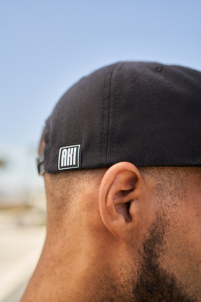DAVI CAP IN BLACK - BLACK LOGO