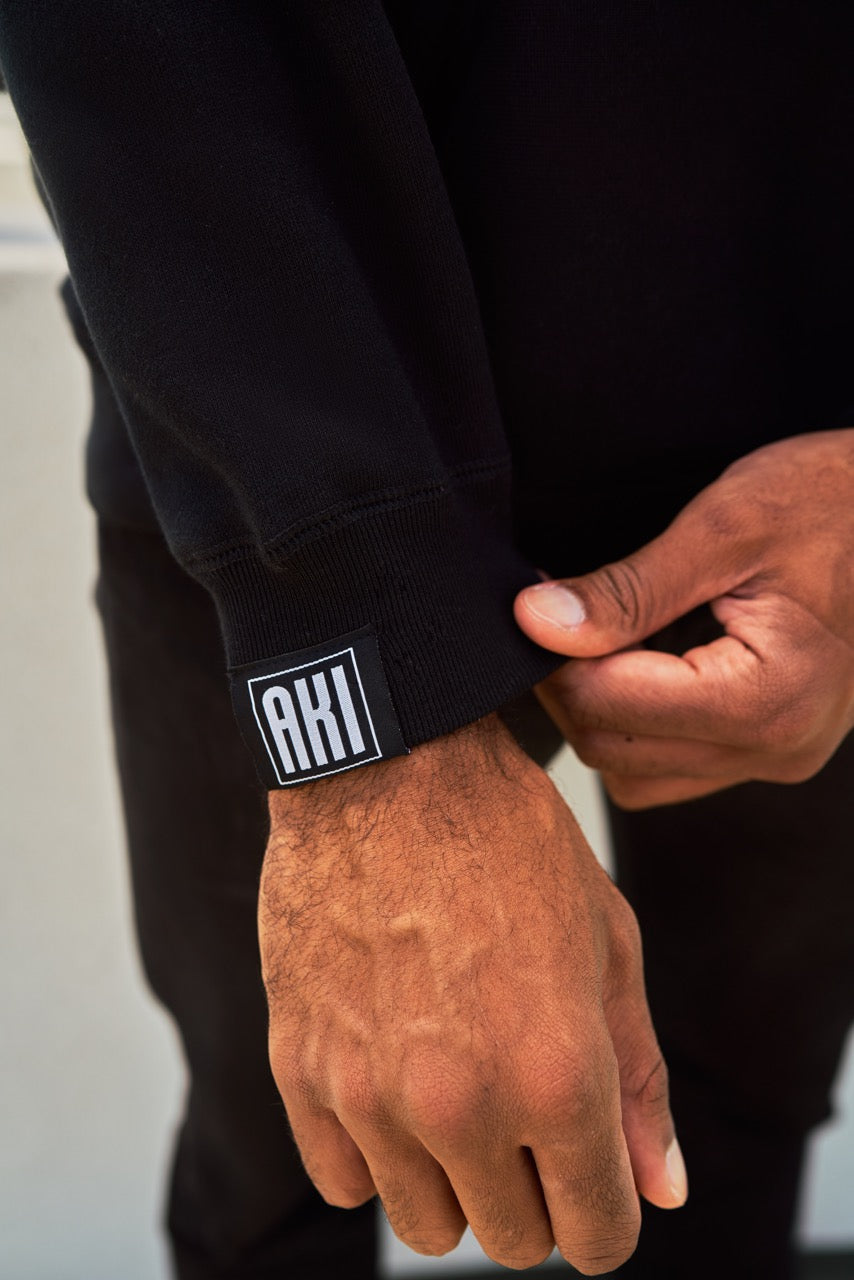 MAKI HOOD IN BLACK - BLACK LOGO