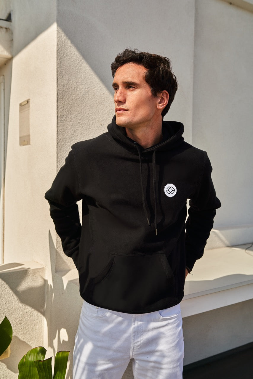 MAKI HOOD IN BLACK - WHITE LOGO