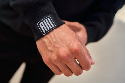 AKI CREW IN BLACK - BLACK LOGO