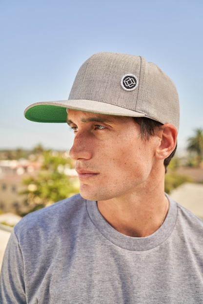 DAVI CAP IN GREY - BLACK LOGO